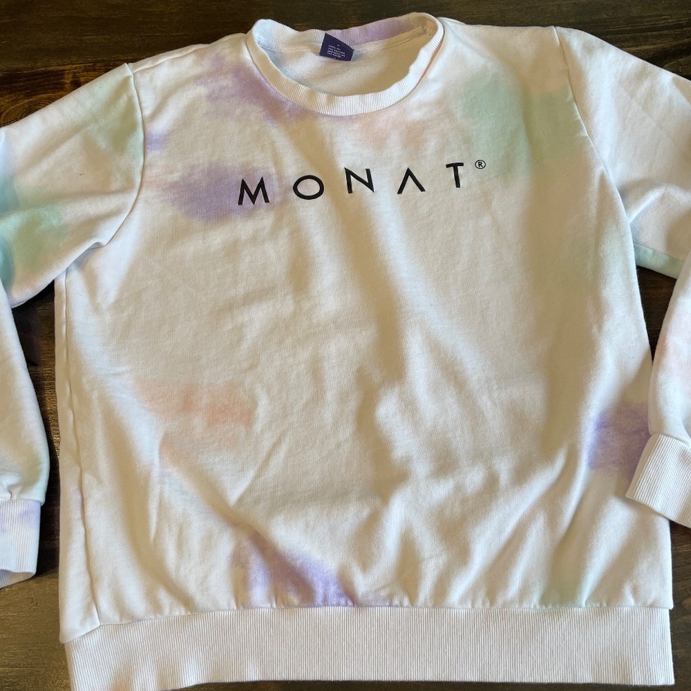 Monat Sweatsuit (sweatshirt & pants included)